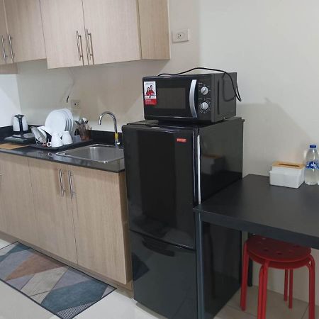 Breeze Residences - 1Br Unit With Balcony -Top Floor 마닐라 외부 사진