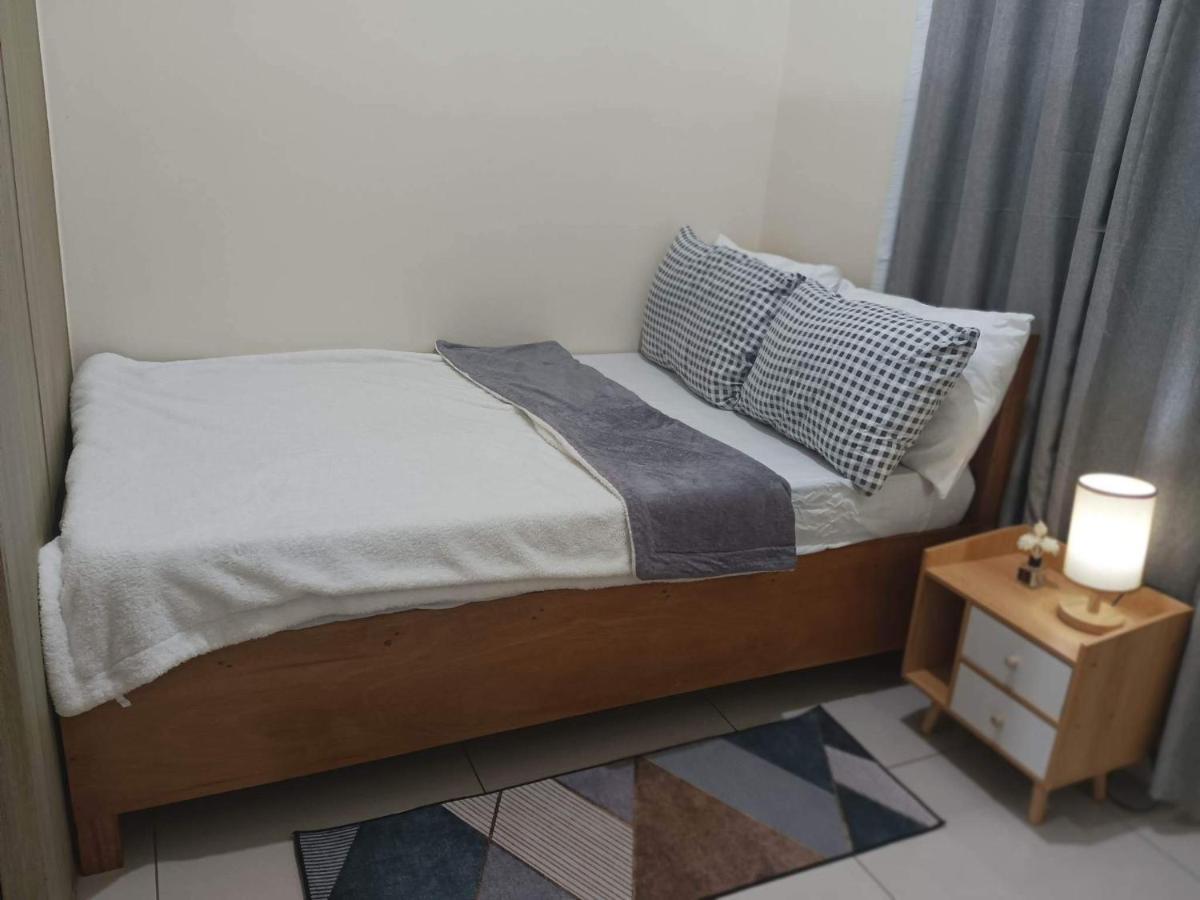 Breeze Residences - 1Br Unit With Balcony -Top Floor 마닐라 외부 사진