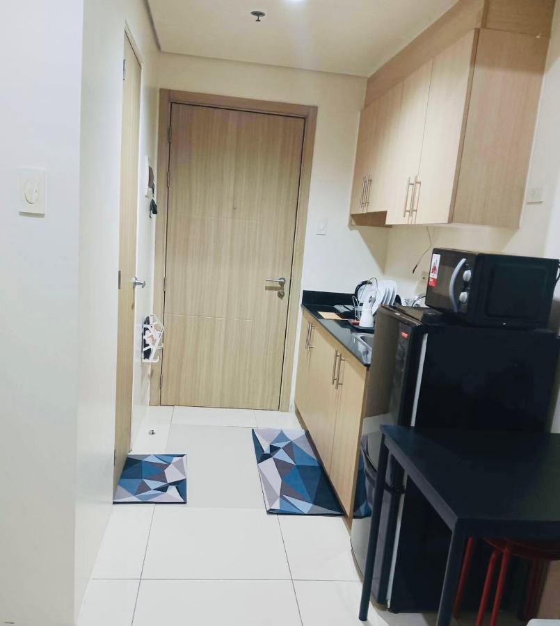 Breeze Residences - 1Br Unit With Balcony -Top Floor 마닐라 외부 사진