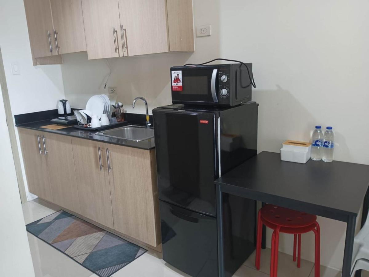 Breeze Residences - 1Br Unit With Balcony -Top Floor 마닐라 외부 사진