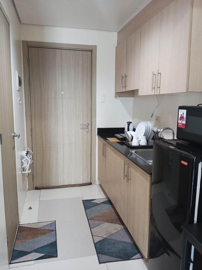 Breeze Residences - 1Br Unit With Balcony -Top Floor 마닐라 외부 사진