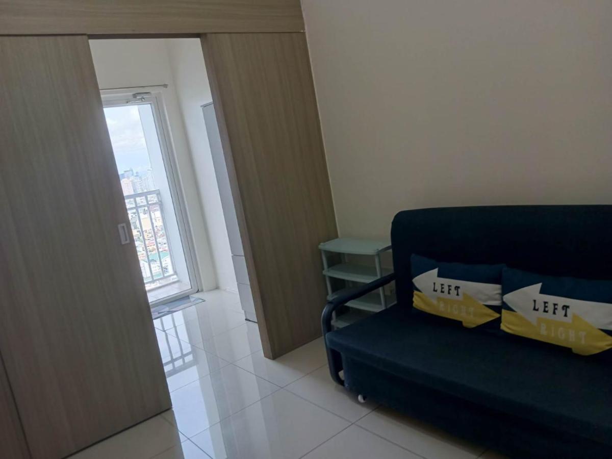 Breeze Residences - 1Br Unit With Balcony -Top Floor 마닐라 외부 사진